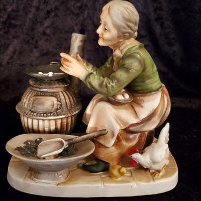 Vintage Norleans Old Woman Cooking - Porcelain 