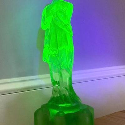 Lot 64ASES - 1930s Cambridge Glass Emerald Green Uranium 13 Inch Flower Frog Tall Bashful Girl
