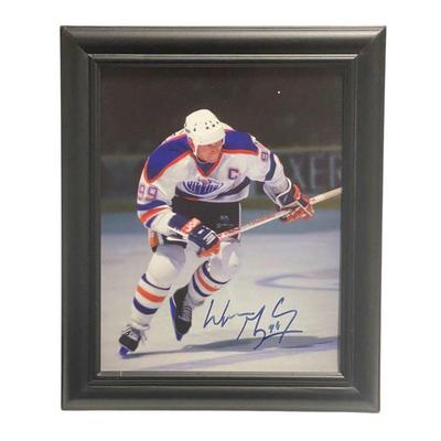 Wayne Gretzky autographed 8x10 photograph with authenticity certificate