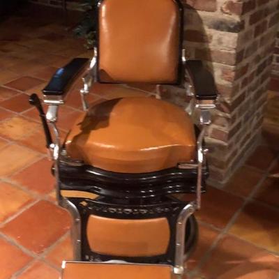 Antique Koken Companies St. Louis Barber Chair.  Beautiful condition!



