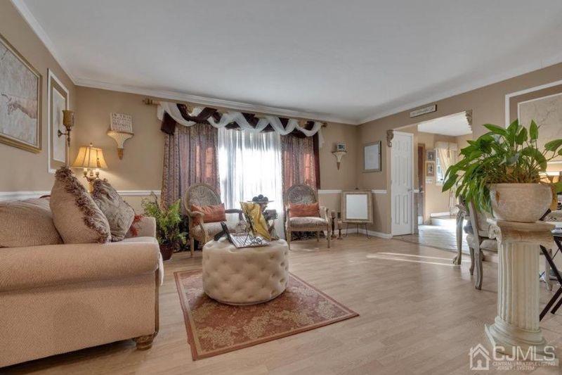 Milltown Estate Sale Furniture, Decor, AMERICAN GIRL! Decor, China