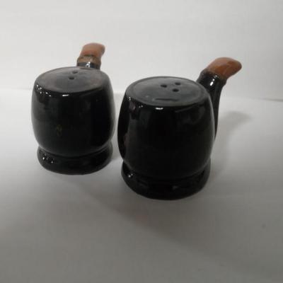 Pipe salt and pepper shakers 