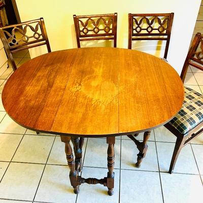 Dinette Table and Chairs