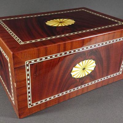 Cigar Humidor Box w/ Veneer Detail