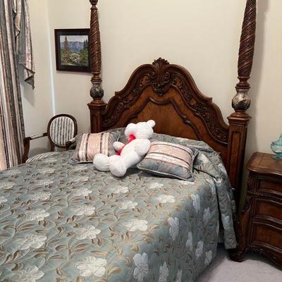 Queen size Haverty's bedroom suite with Sleep Number mattress.
