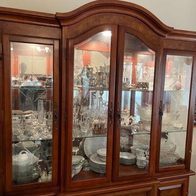 This china cabinet has a touch light feature