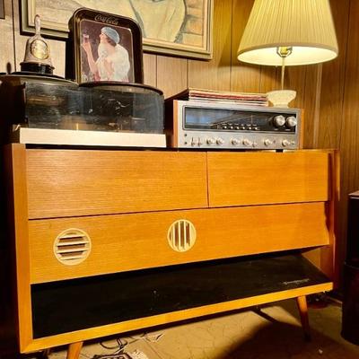 GRUNDIG Majestic Mid Century Record Console Stereo