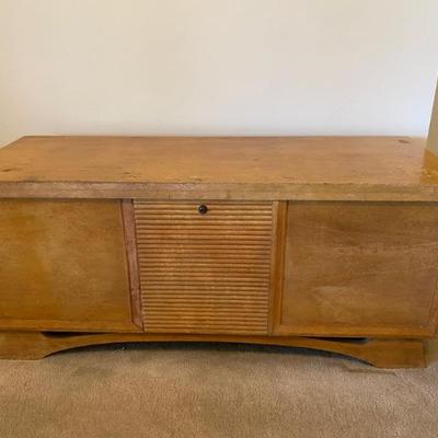 Lane cedar chest 