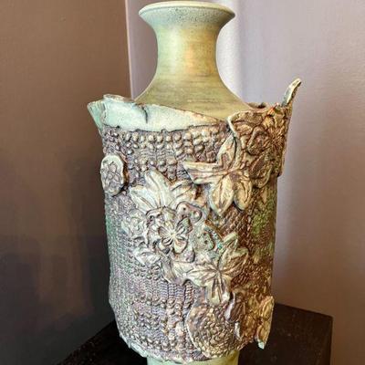 Lot 009-DR: Artisan Large Ceramic Vase

Features: 
â€¢	Hefty, green, textural ceramic vase signed, â€œMimi Shimmin 1992â€

Dimensions:...