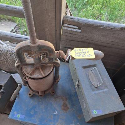Estate sale photo