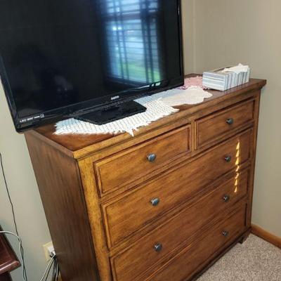 Ethan Allen dresser