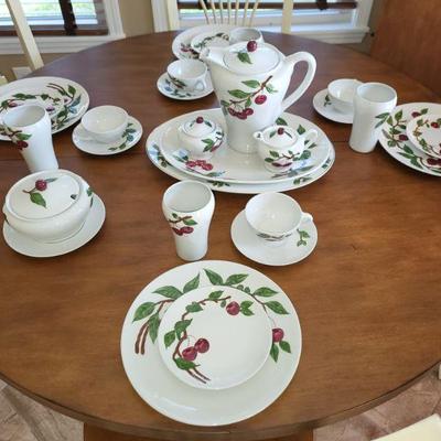 Orchard White dinnerware