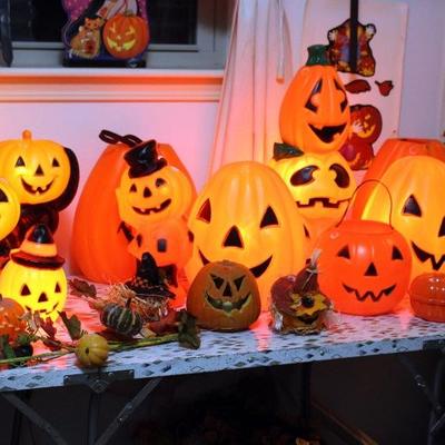 Halloween blow molds 