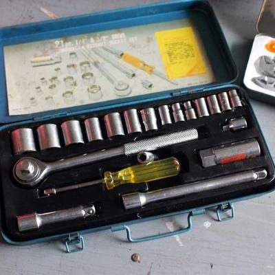 Socket set in metal case