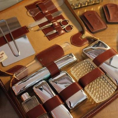 Menâ€™s vintage never used vanity set