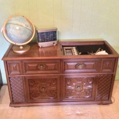 Working stereo console cabinet Magnavox 