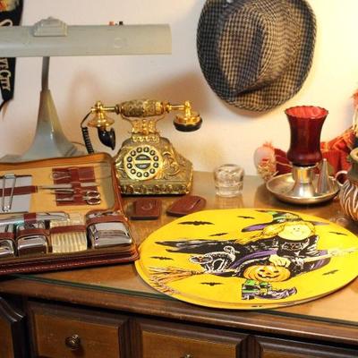 Menâ€™s vanity set vintage phone