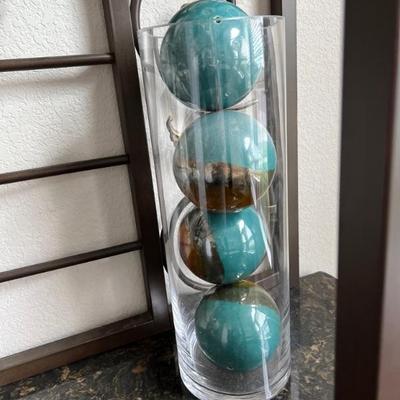Glass balls
Decorative art