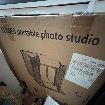 Portable photo studio