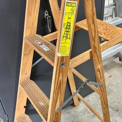 4 foot step ladder