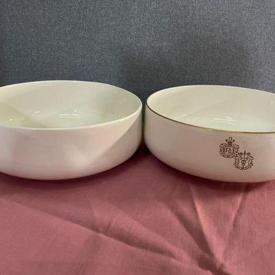 Pharmaceutical gold trimmed round , 1 plain white matching bowl