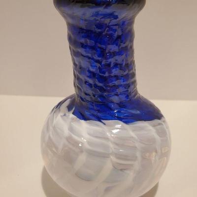 Blue & White Swirl Hinkle Blown Glass Vase (4.5