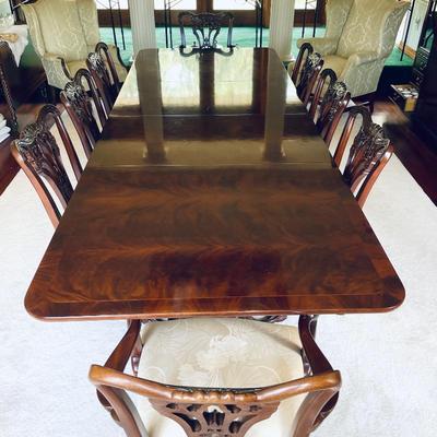Mt Airy Furniture Dining Table w/8 Chairs and 2 Leaves
