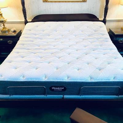 King Beautyrest Pressure Smart Mattress with Tempurpedic Adjustable Base with dual remotes