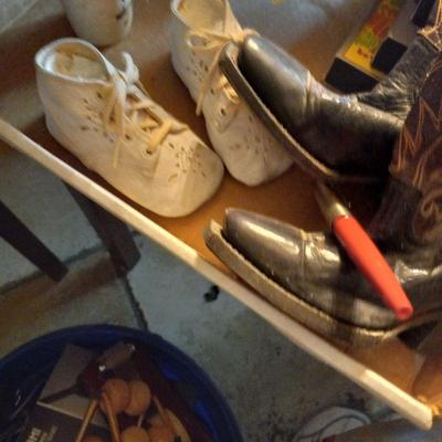 Baby shoes and kid cowboy boots