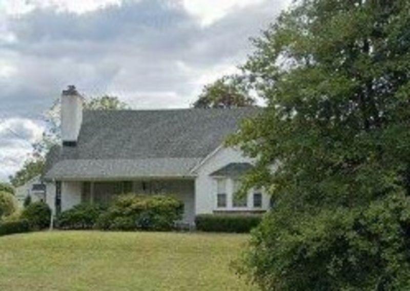 GUNNING AND COMPANY ESTATE SALES IS IN BERWYN PA FOR A 3DAY SALE