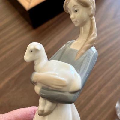Lladro 4505 Girl with Lamb