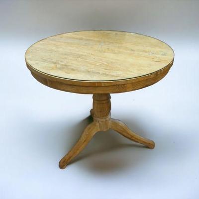 PEDASTLE TABLE WITH PROTECTIVE GLASS