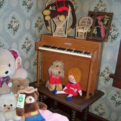 Vintage Orphan Annie and Sandie and Vintage Jaymar Piano