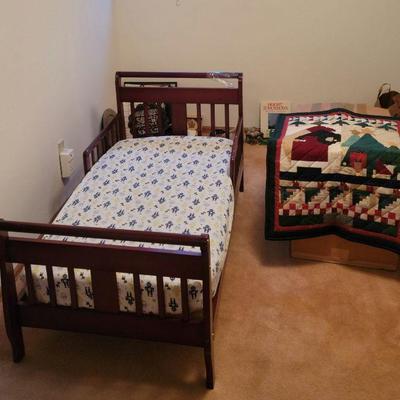 Twin/toddler bed 
