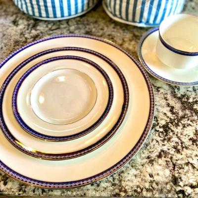 12 Place Setting Royal Worcester "Avalon" England