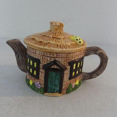 Vintage Young's Round Ceramic Cottage Teapot