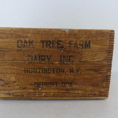 Vintage Oak Tree Farm Dairy, Inc. Huntington, NY Wooden Deposit Box/Crate