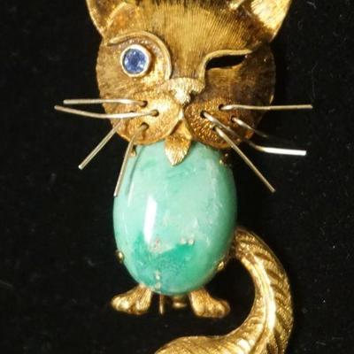 1002	18K GOLD WINKING CAT PIN, AREZZO ITALY, APPROXIMATELY 2 IN HIGH, MARKED 750, 7.3 DWT TOTAL WEIGHT W/STONE

