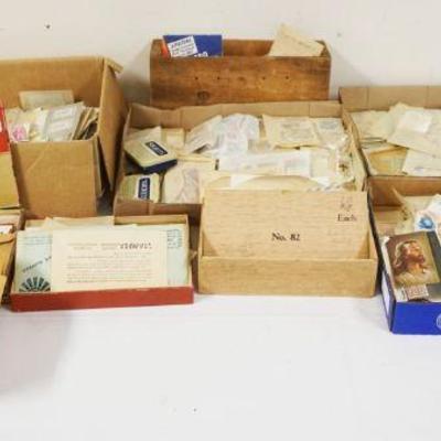 1294	LARGE LOT OF POSTAGE STAMPS INCLUDES FOREIGN & USA
