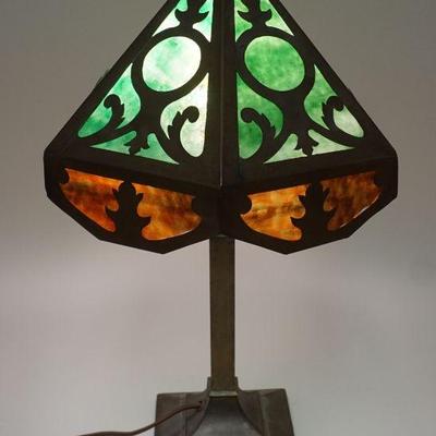 1038	ANTIQUE SLAG GLASS TABLE LAMP, APPROXIMATELY 20 IN HIGH

