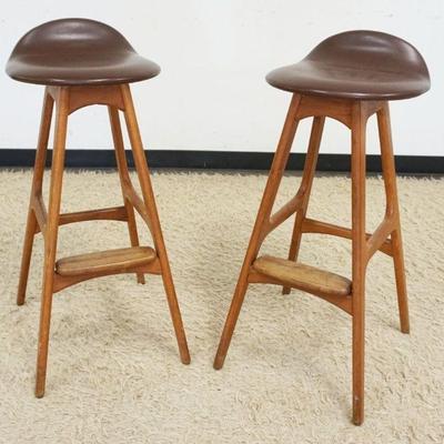1129	PAIR OF DANISH BAR STOOLS, APPROXIMATELY 33 IN HIGH
