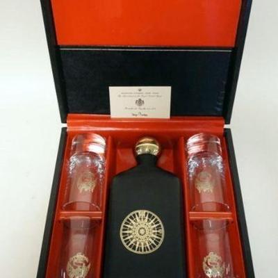 1224	SWEDISH FLASK WITH 4 GLASSES IN CARRYING CASE
