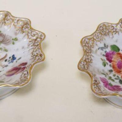 1040	PAIR OF DRESDEN GERMAN SCALLOPED EDGE SHELL DISHES, APPROXIMATELY 5 IN X 5 1/2 IN X 2 IN HIGH
