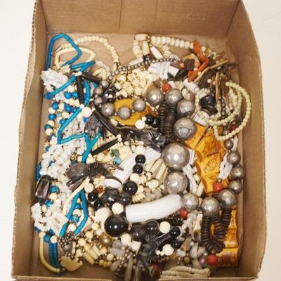 1288	LOT OF COSTUME JEWELRY NECKLACES, AS FOUND
