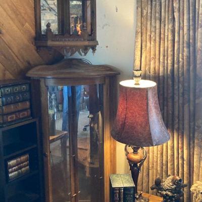 Curved glass cabinet+