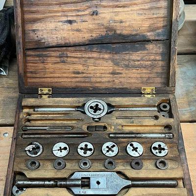 Tools & Hardware