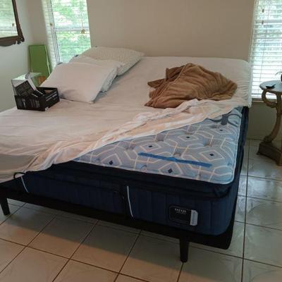 King size adjustable bed like new.