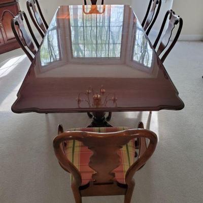 Dining Room Table (99x44.5x30" with 2 leaves) 