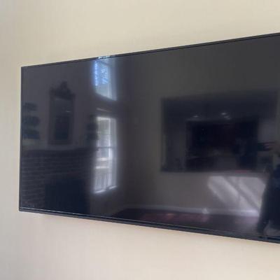 Vizio 70â€ E70-C3 LED SMART TV, TV &Remotes