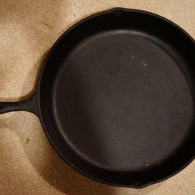14" cast iron fry pan needs restoration and not marked 